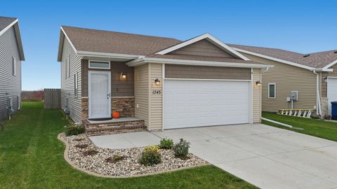 1743 46th Avenue S Moorhead MN 56560