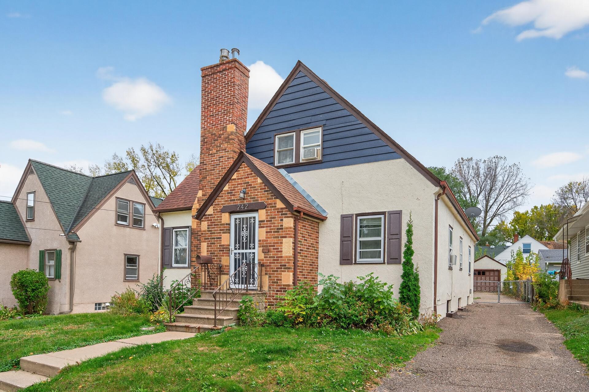 242 Annapolis Street W