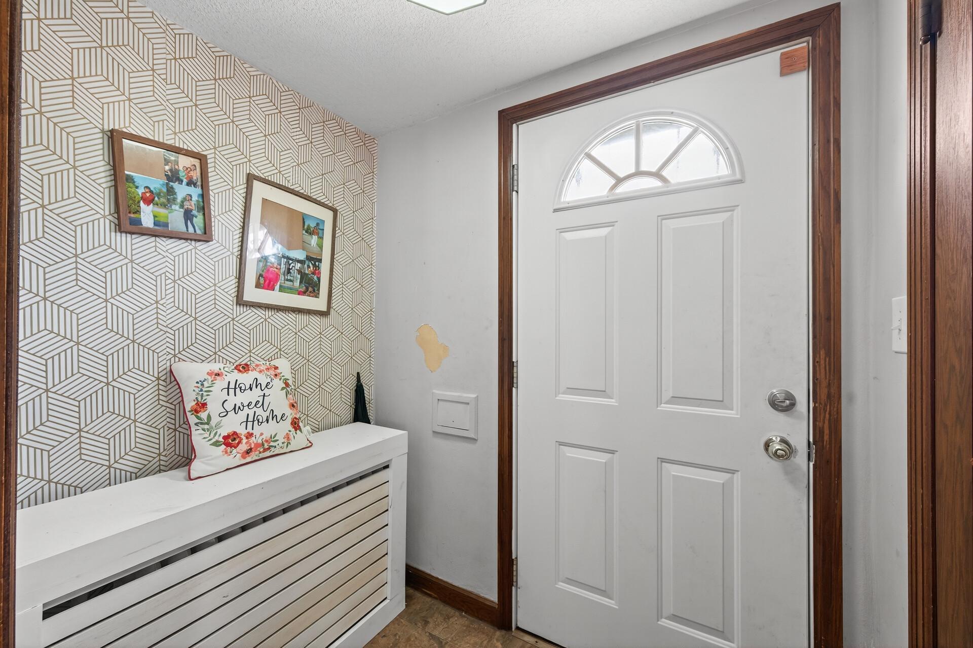 242 Annapolis Street W