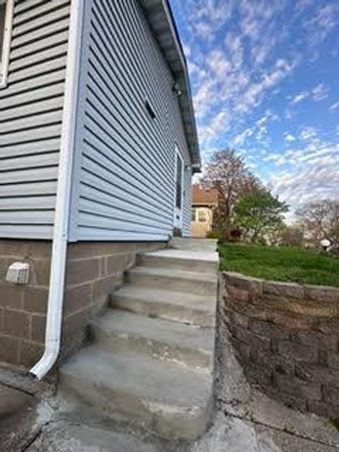 1155 W James Ave W Saint Paul MN 55107