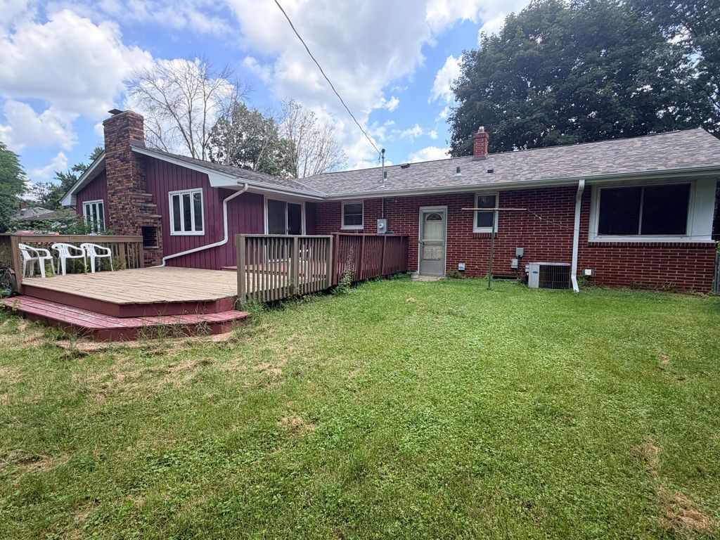 Photo of 2597 Southlawn Drive, Maplewood, MN 55109 (MLS # 7106852)