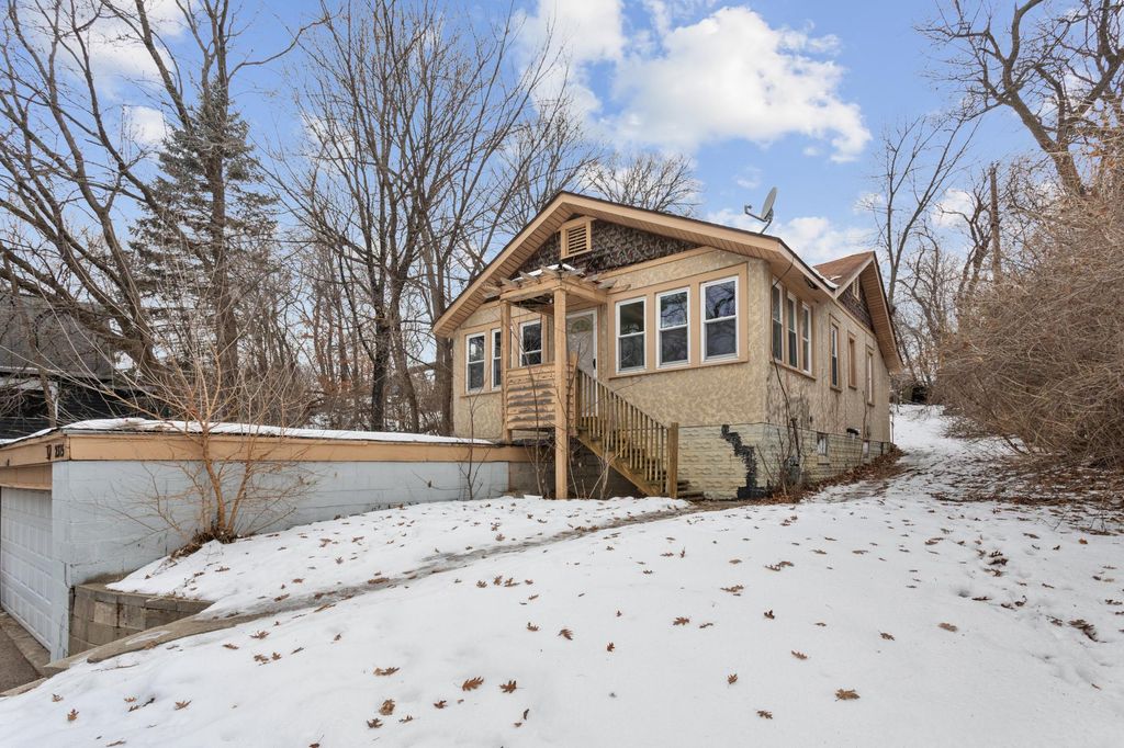 Photo of 2315 Kirkwood Lane N, Plymouth, MN 55441 (MLS # 7009240)