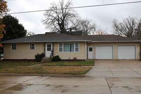 Photo of 701 10th Street NE, Austin, MN 55912 (MLS # 6807726) Photo of 701 10th Street NE, Austin, MN 55912 (MLS # 6807726)