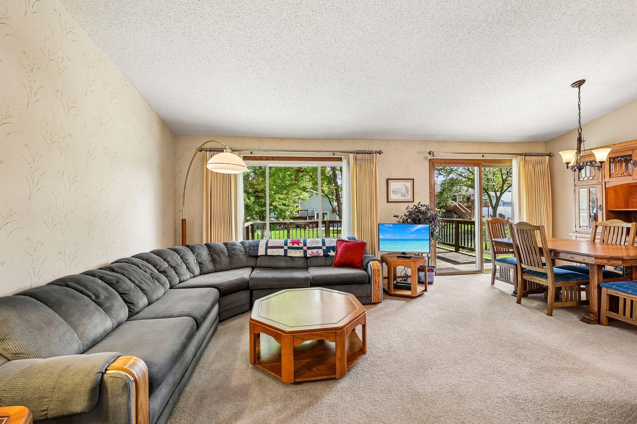4292 Eagle Crest Drive
