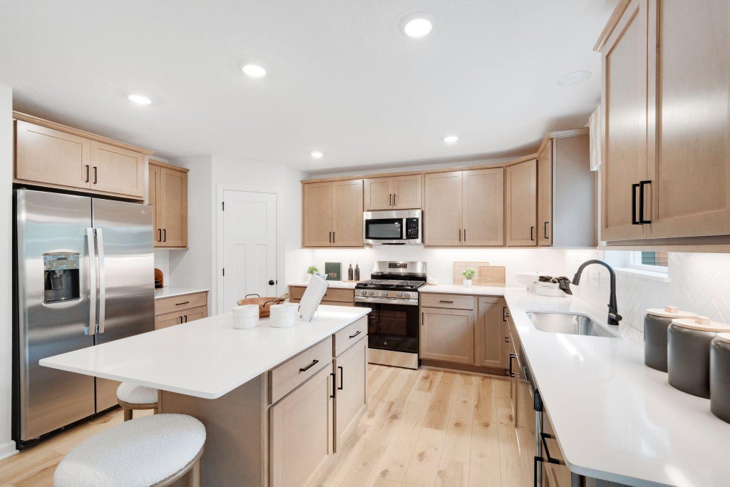 Photo of 6475 Jarvis Avenue, Cottage Grove, MN 55016 (MLS # 7155385)