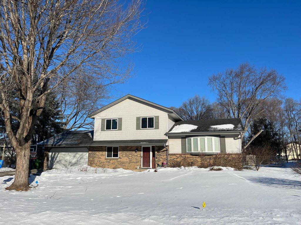 Photo of 4027 86th Lane NE, Circle Pines, MN 55014 (MLS # 7015077)