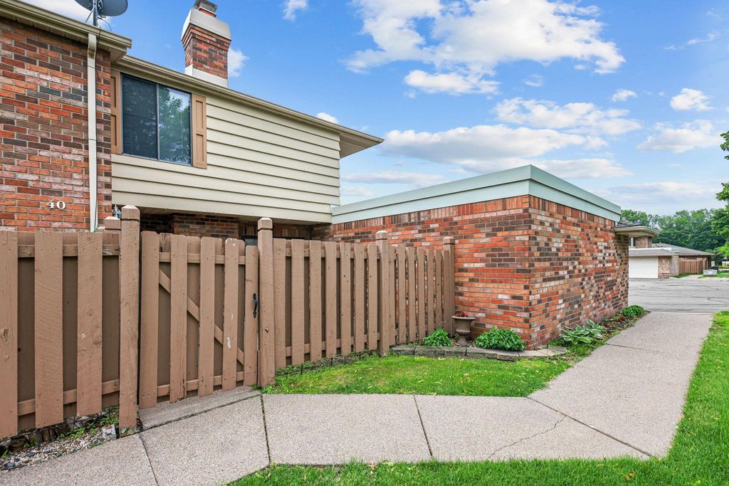 Photo of 3625 Gettysburg Avenue S #40, Saint Louis Park, MN 55426 (MLS # 7038463)