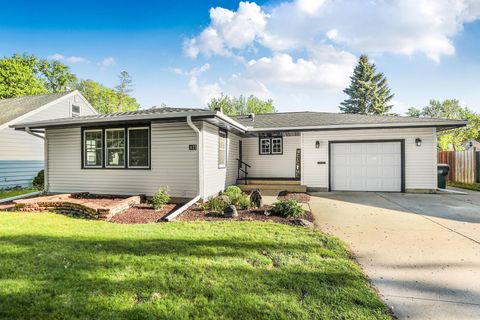 Photo of 615 5th Avenue SW, Hutchinson, MN 55350 (MLS # 7061698)