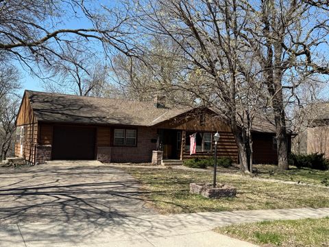 Photo of 320 S Minnesota Street, Redwood Falls, MN 56283 (MLS # 7058927)