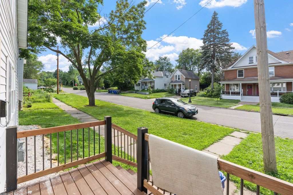 Photo of 654 Winslow Avenue, Saint Paul, MN 55107 (MLS # 7109031)