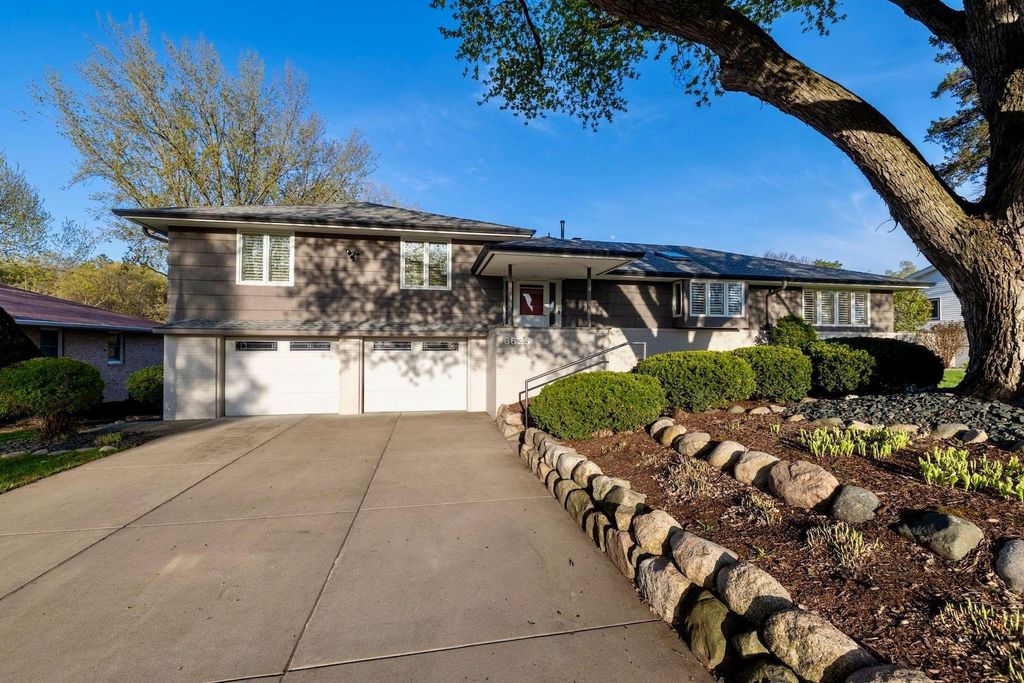 Photo of 6625 Naomi Drive, Edina, MN 55439 (MLS # 7046948)