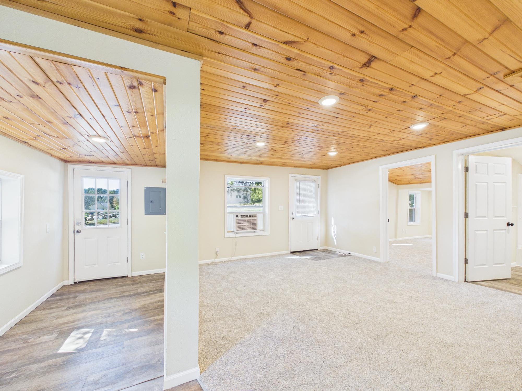129 3rd Avenue NE