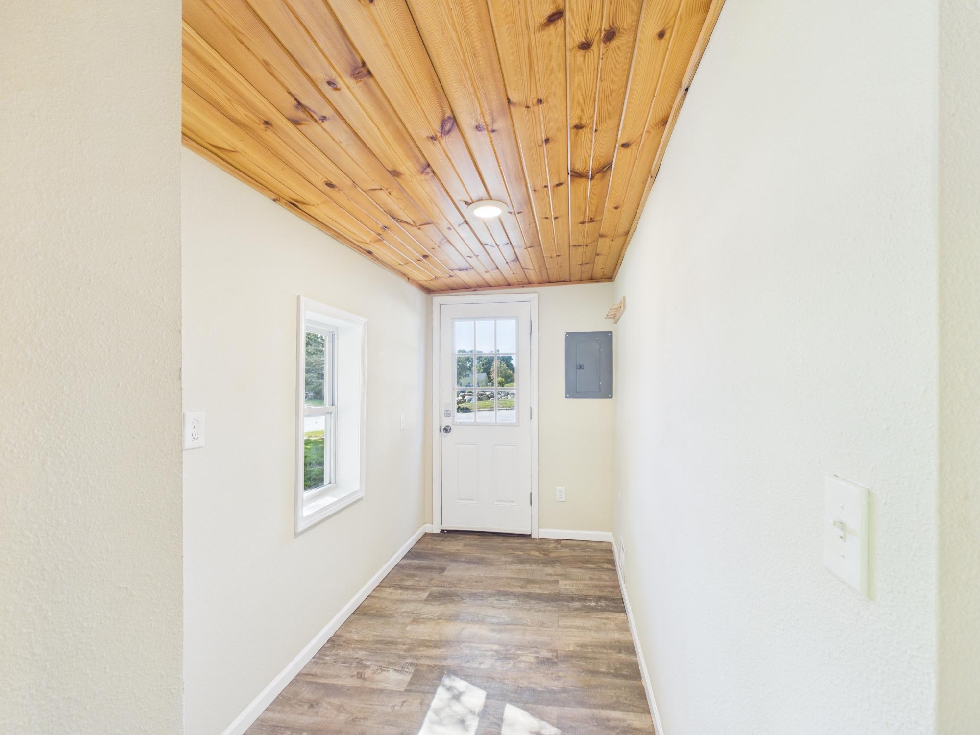 129 3rd Avenue NE