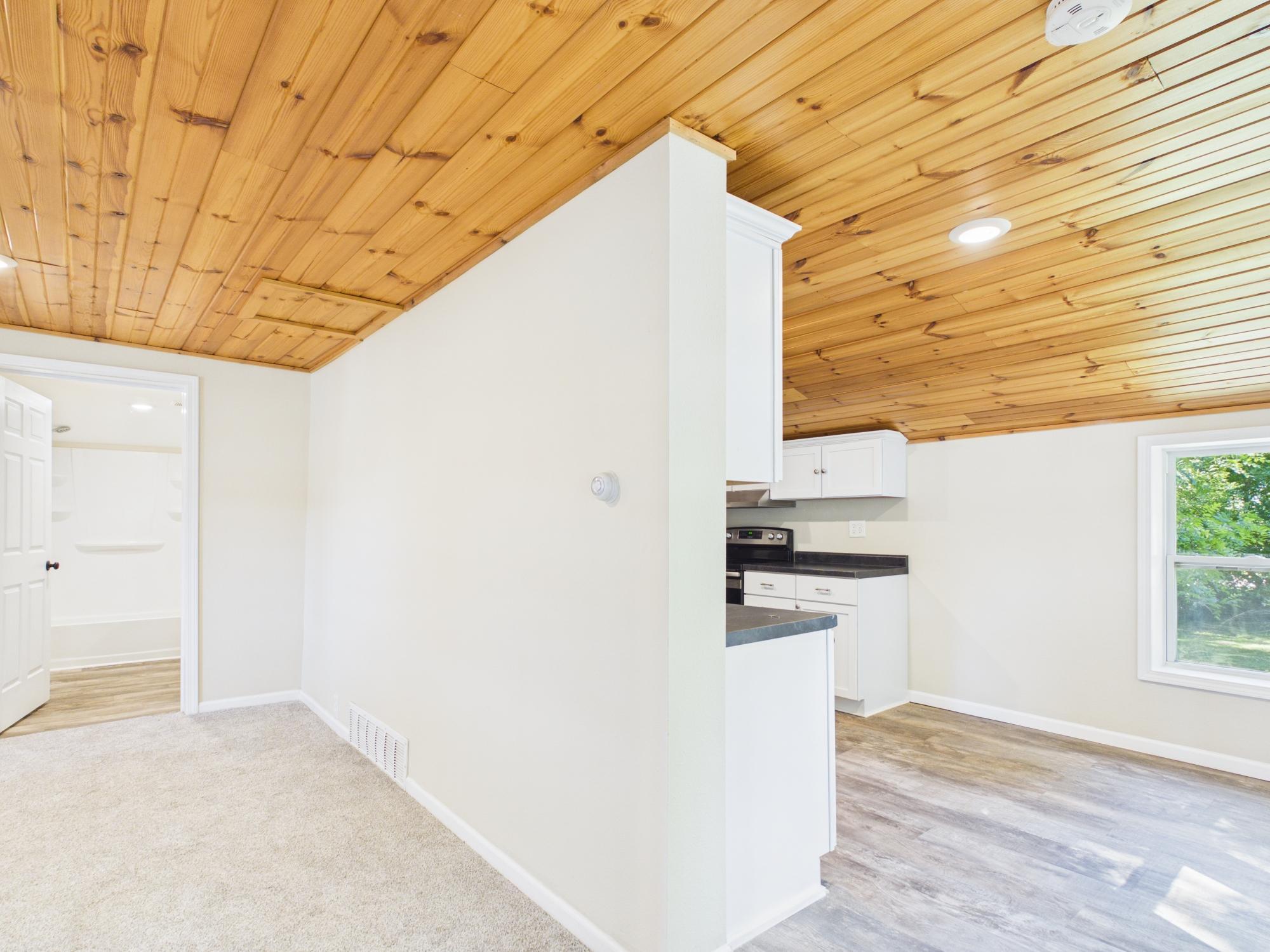 129 3rd Avenue NE