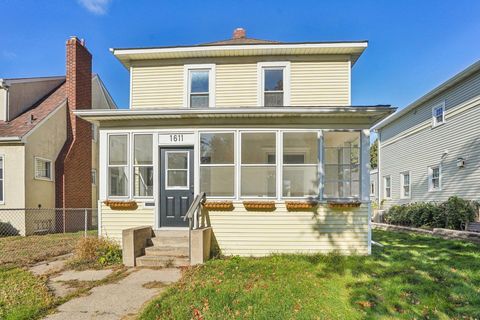 1611 Edmund Avenue Saint Paul MN 55104