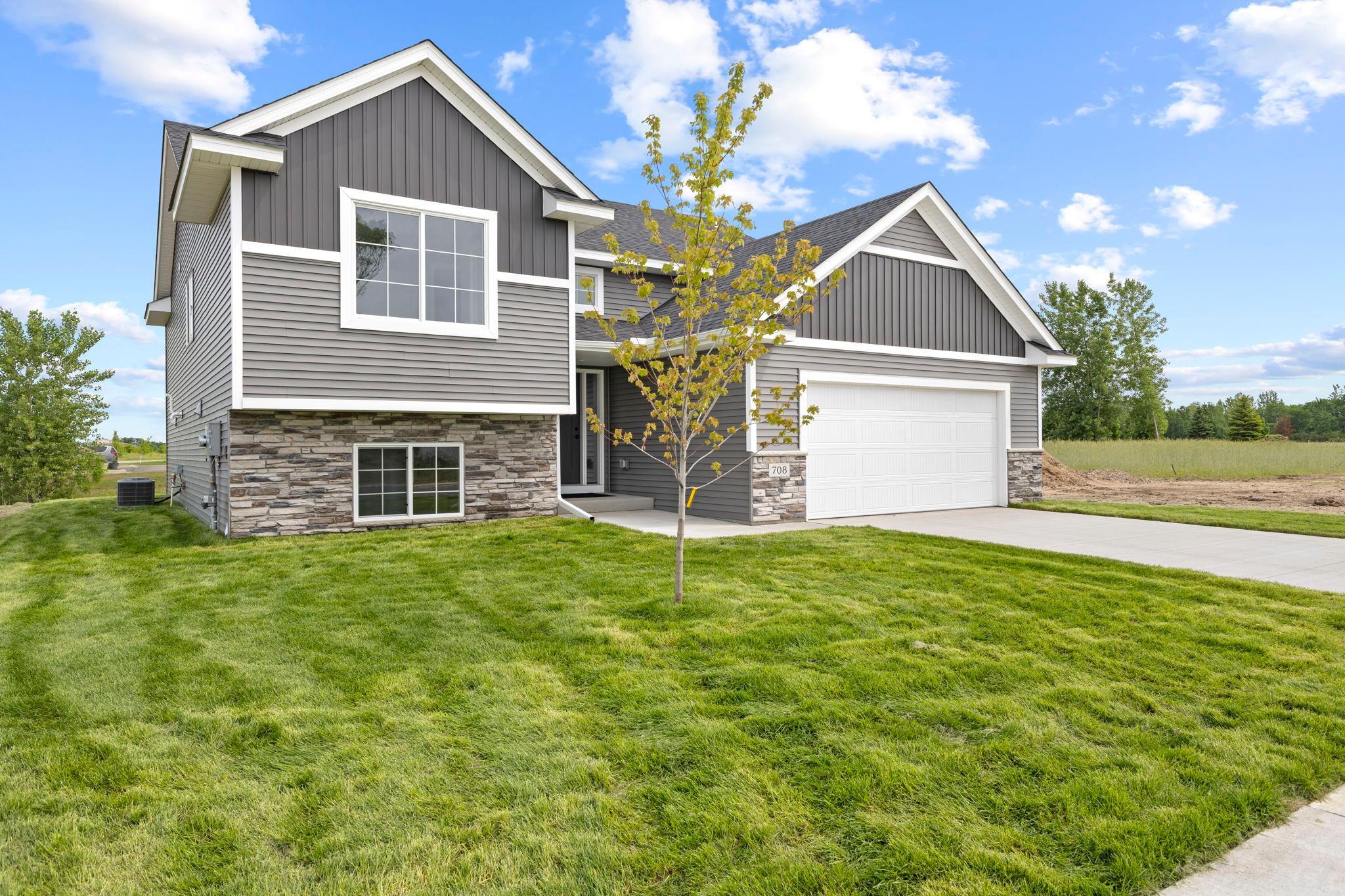 706 Margaret Lane NE