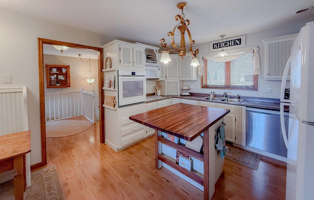 Photo of 7877 73rd Street S, Cottage Grove, MN 55016 (MLS # 7048347)