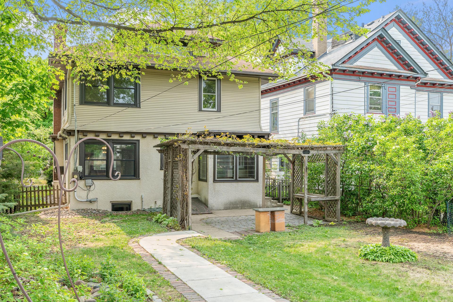 2505 Pleasant Avenue