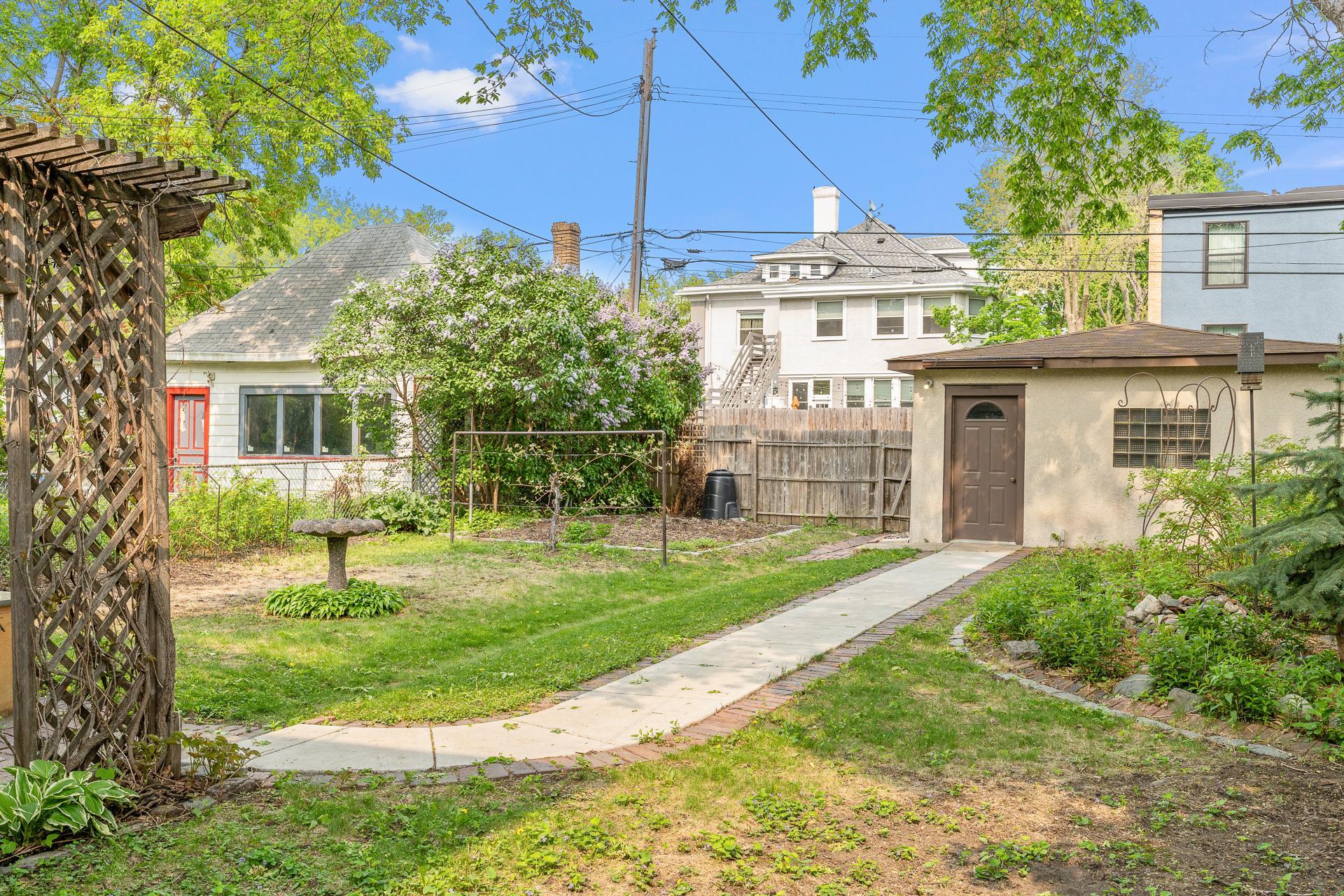 2505 Pleasant Avenue