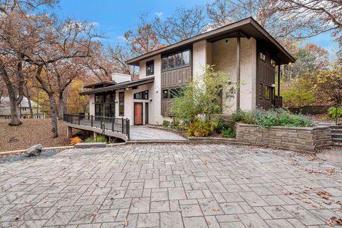 1 Sparrow Lane North Oaks MN 55127