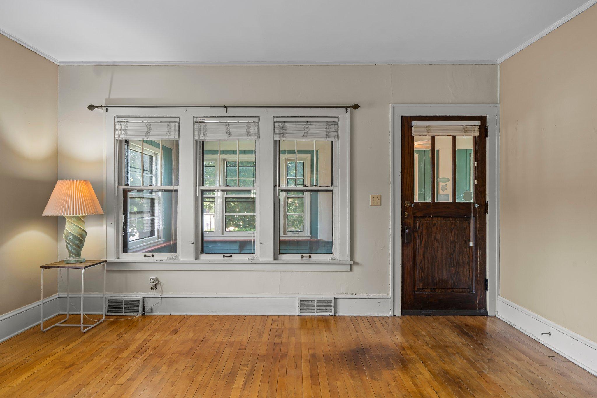 3553 Dupont Avenue S