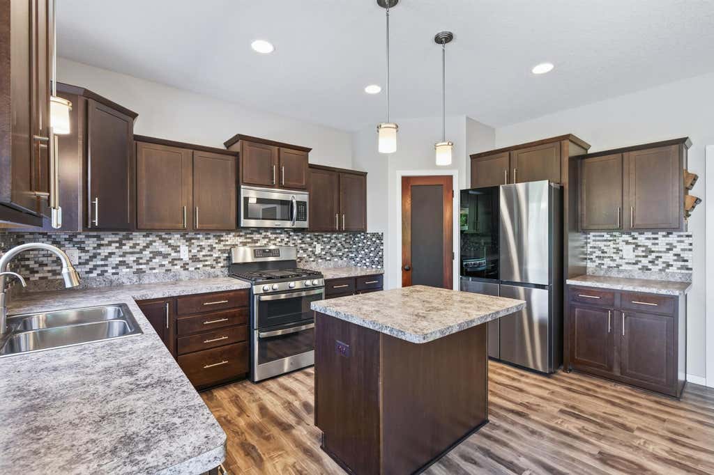 Photo of 2299 Gall Avenue, Maplewood, MN 55109 (MLS # 7111937)