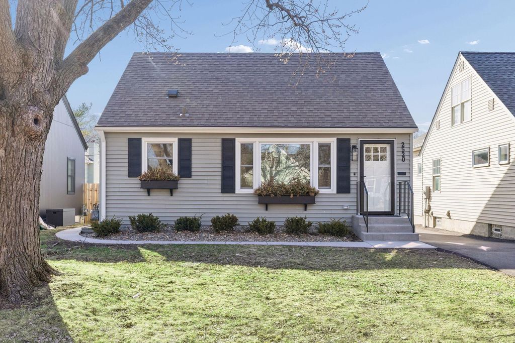 Photo of 2520 Lynn Avenue, Saint Louis Park, MN 55416 (MLS # 6822376)