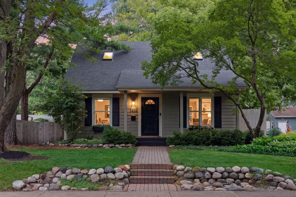 Photo of 3436 Quebec Avenue S, Saint Louis Park, MN 55426 (MLS # 7094170)