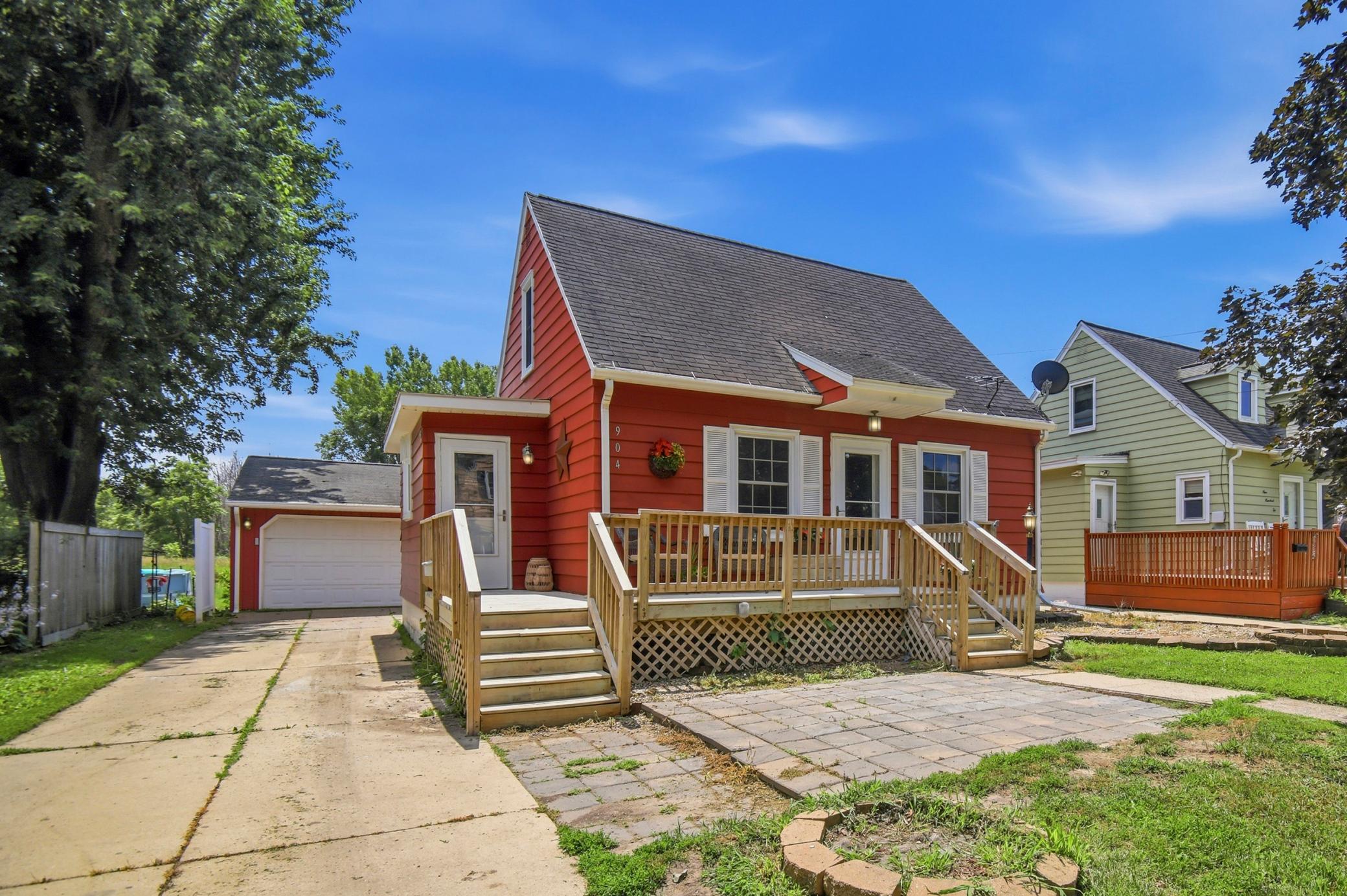 Photo 1 of 45 — 904 14th Avenue SE, Austin, MN 55912