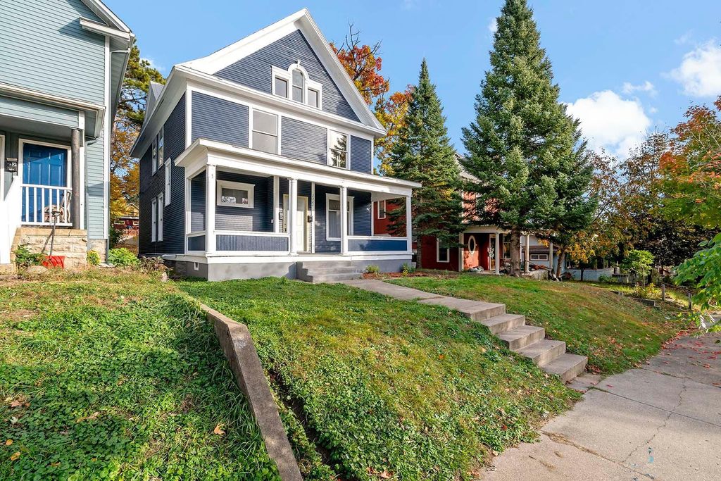 Photo of 2322 Bryant Avenue N, Minneapolis, MN 55411 (MLS # 7008450)