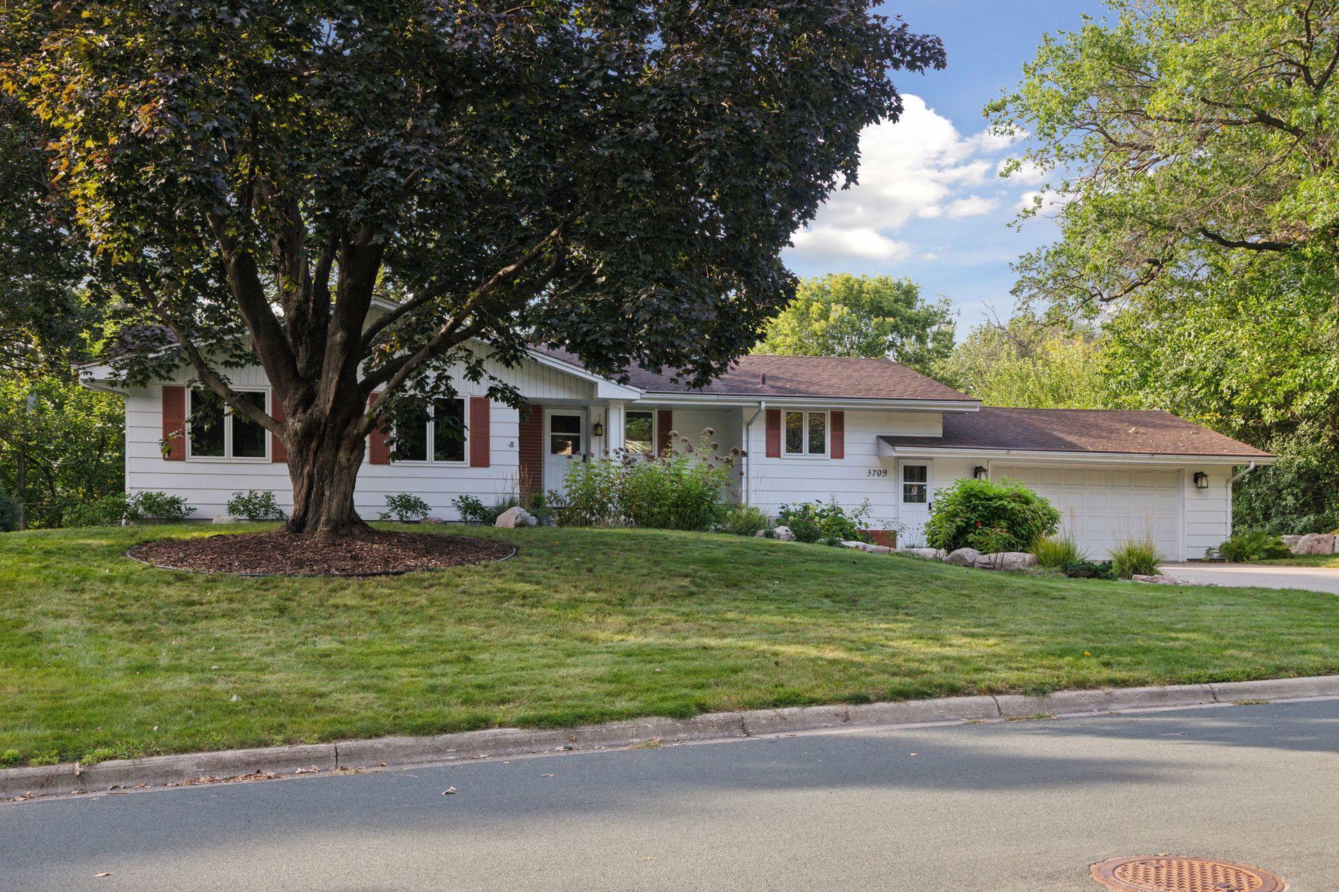 3709 W 104th Street