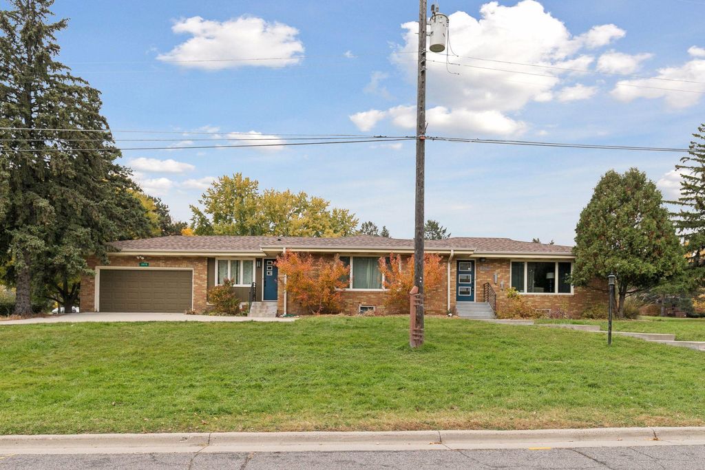 Photo of 2079 Upper Saint Dennis Road, Saint Paul, MN 55116 (MLS # 7069581)