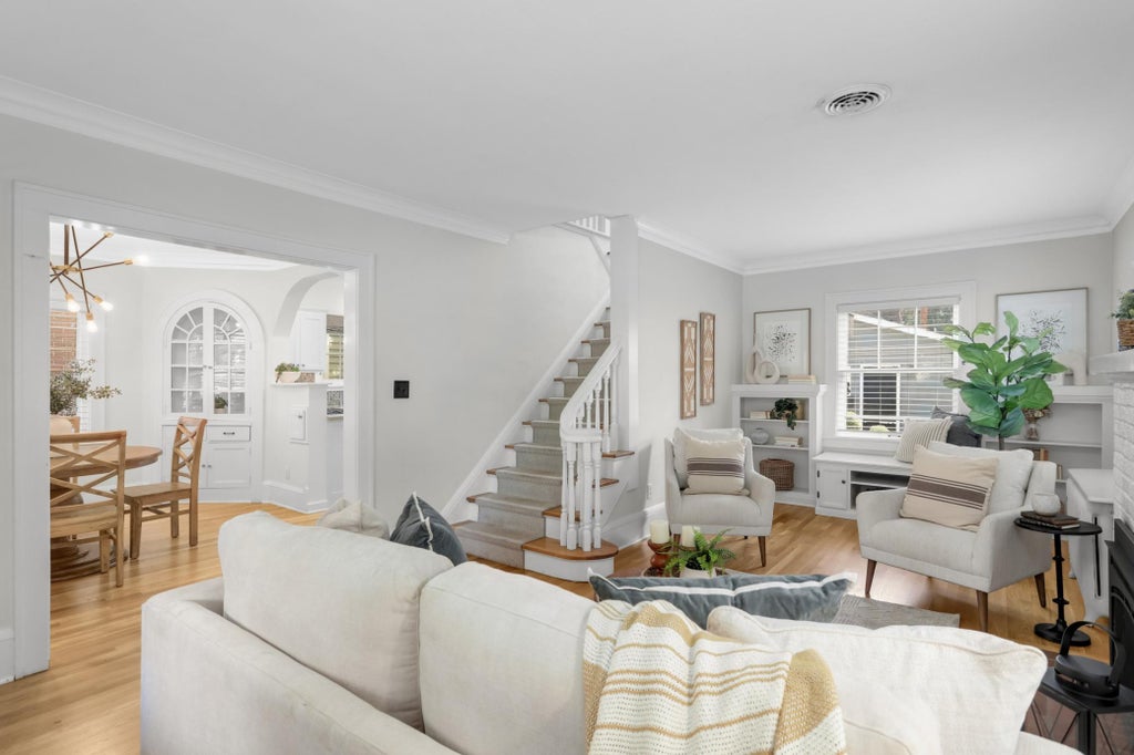 Photo of 2194 Stanford Avenue, Saint Paul, MN 55105 (MLS # 7142186)