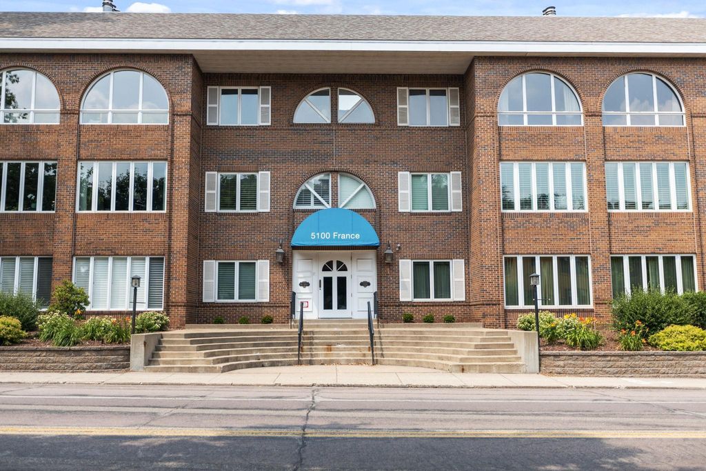 Photo of 5100 France Avenue S #105, Edina, MN 55410 (MLS # 7021319)