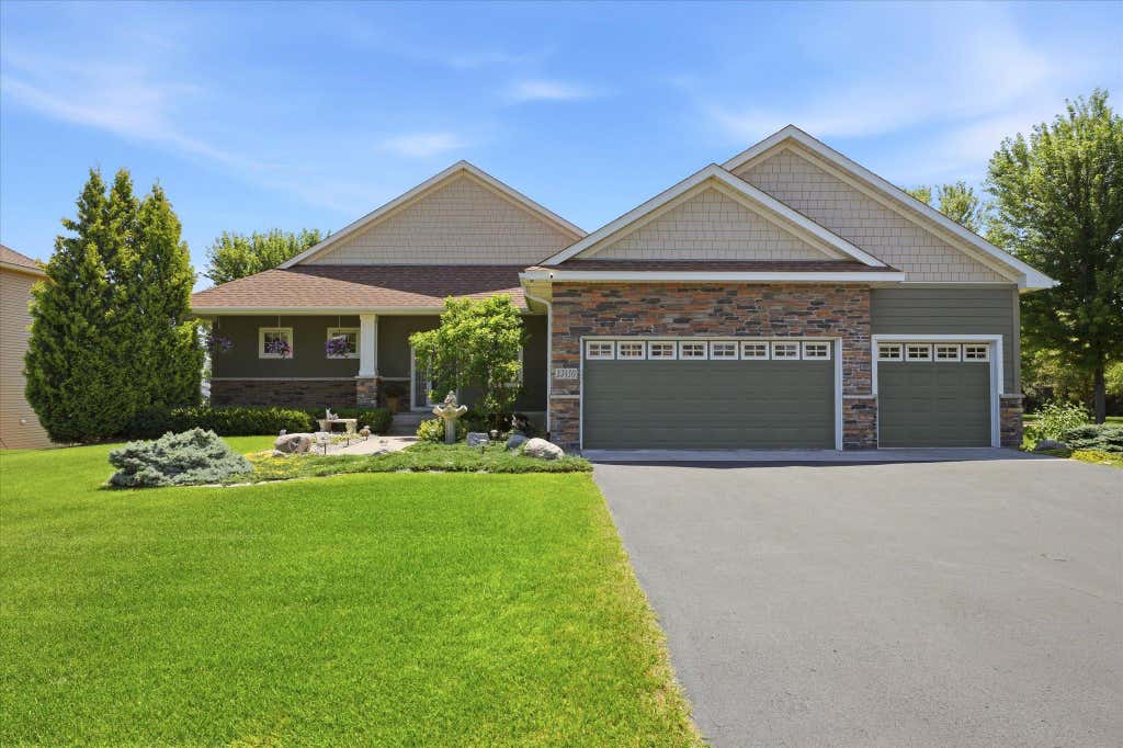 Photo of 13410 Superior Drive, Rogers, MN 55374 (MLS # 7109005)