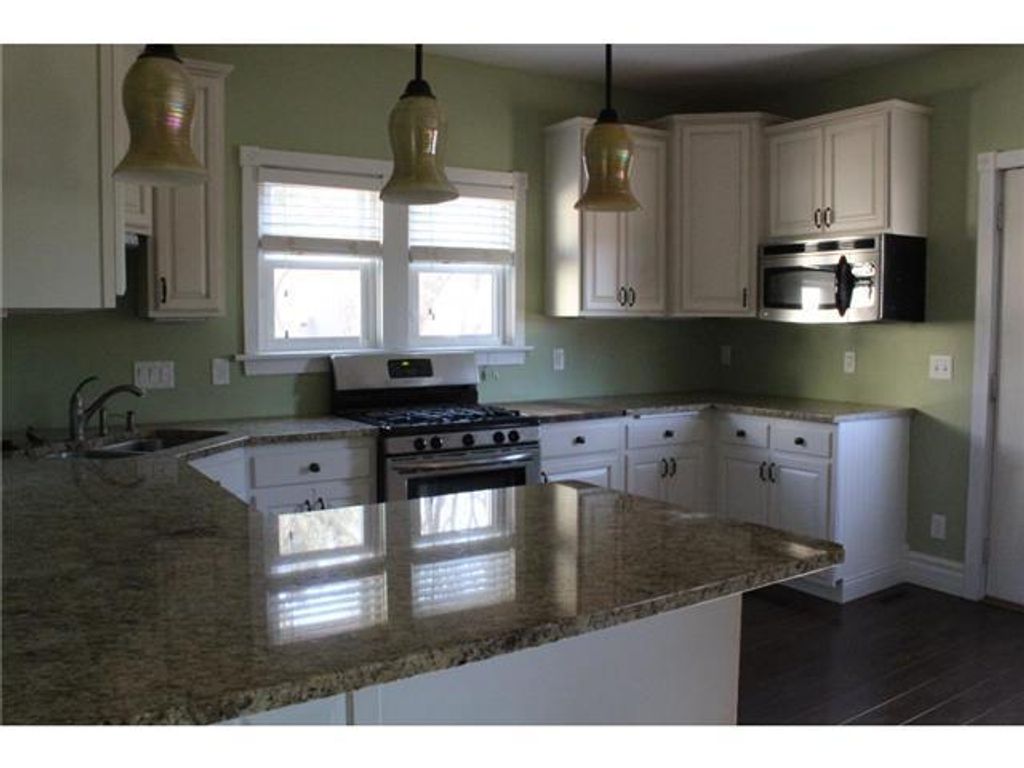 Photo of 2506 7th Avenue E, North Saint Paul, MN 55109 (MLS # 7065827)