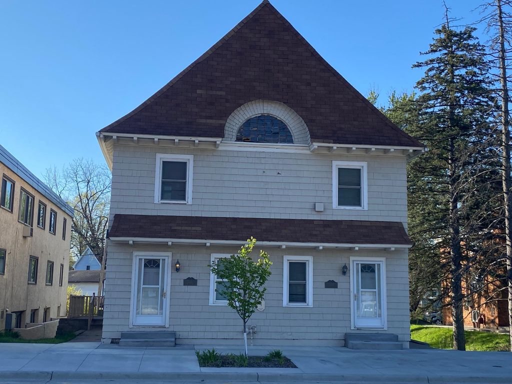 Photo of 2506 7th Avenue E, North Saint Paul, MN 55109 (MLS # 7065827)