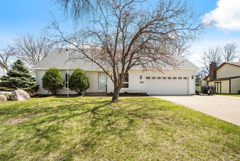 Photo of 10644 Wellington Lane N, Maple Grove, MN 55369 (MLS # 7060021)