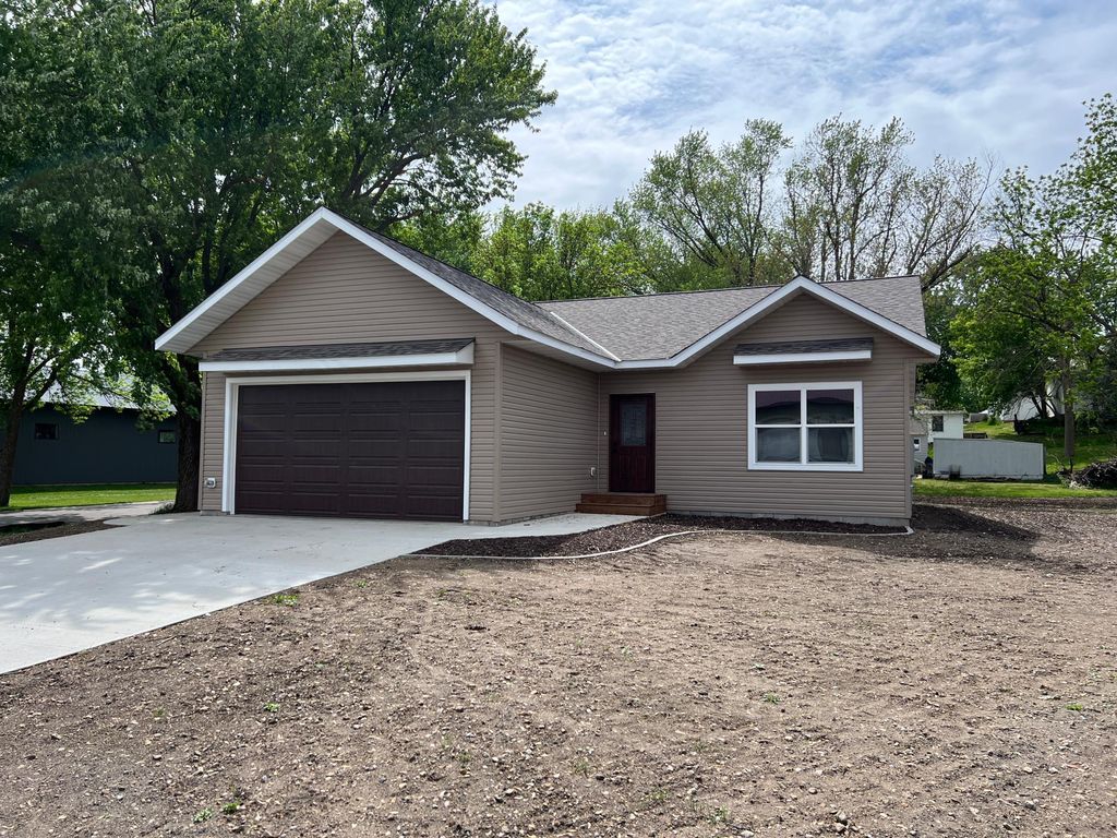 Photo of 828 Spark Avenue, Albert Lea, MN 56007 (MLS # 7079777)