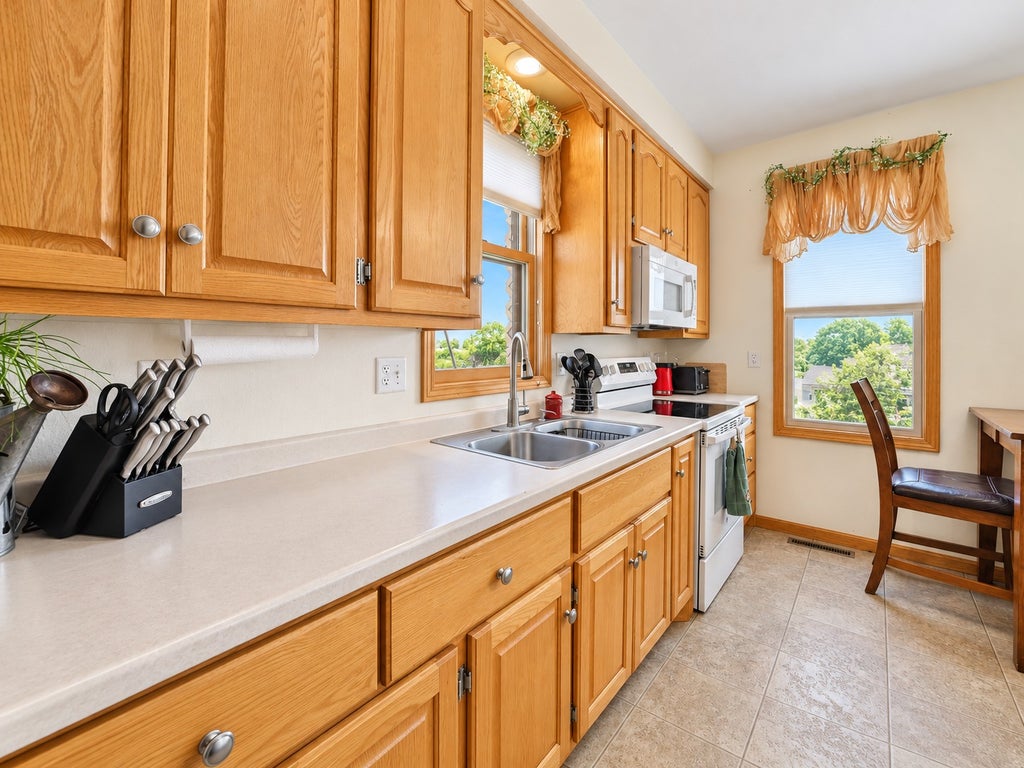 Photo of 709 Lindbergh Drive S, Little Falls, MN 56345 (MLS # 7161138)