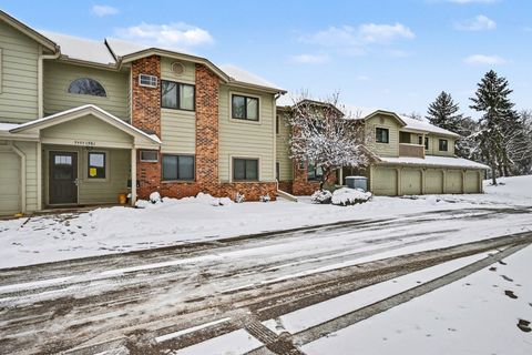 1561 Wheelock Lane 101 Saint Paul MN 55117