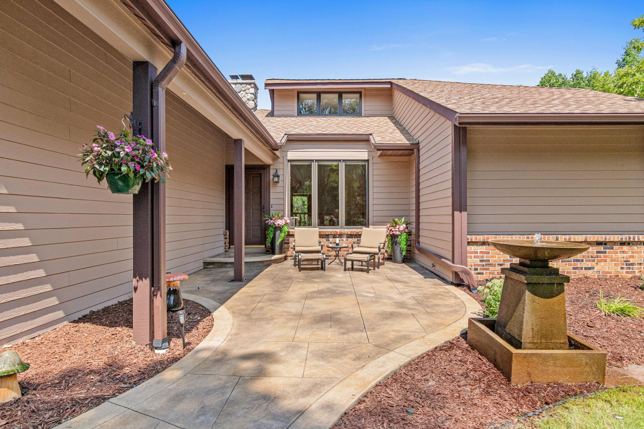2915 Bruce Court