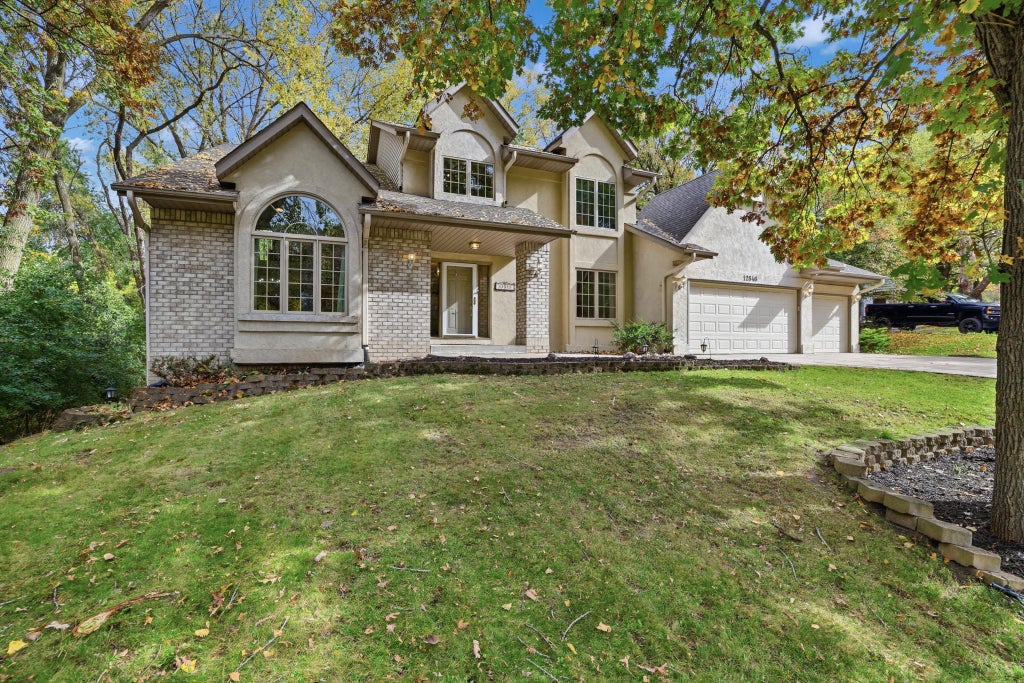 Photo of 12846 Hialeah Path, Apple Valley, MN 55124 (MLS # 7161265)
