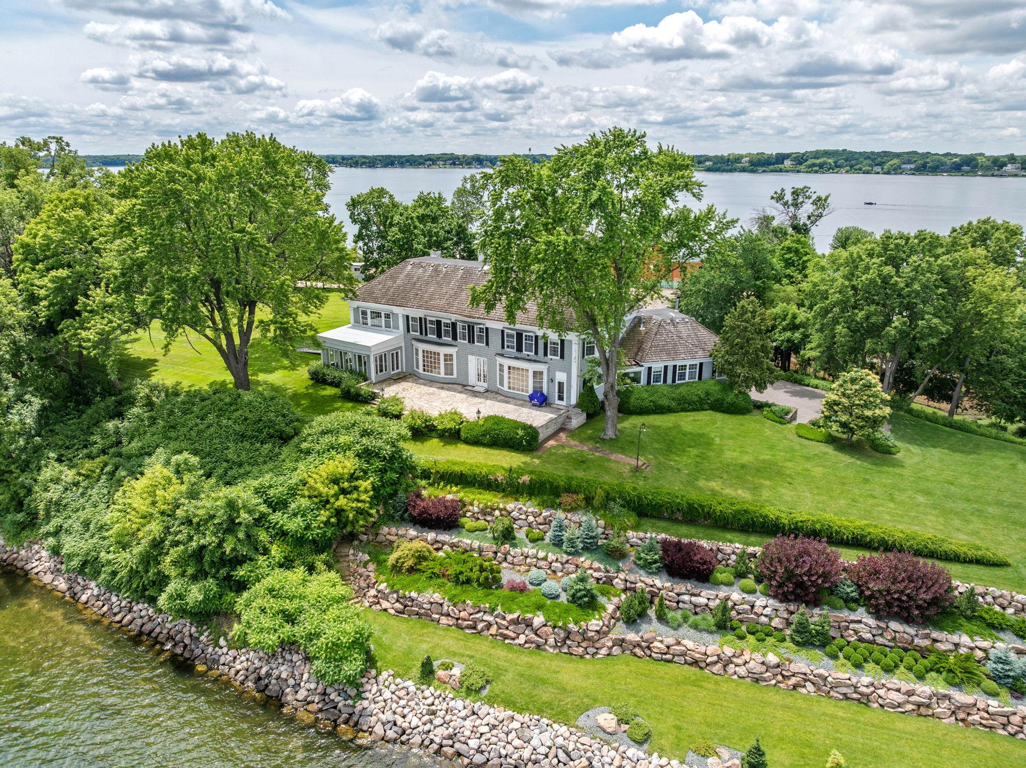 1480 Bracketts Point Road