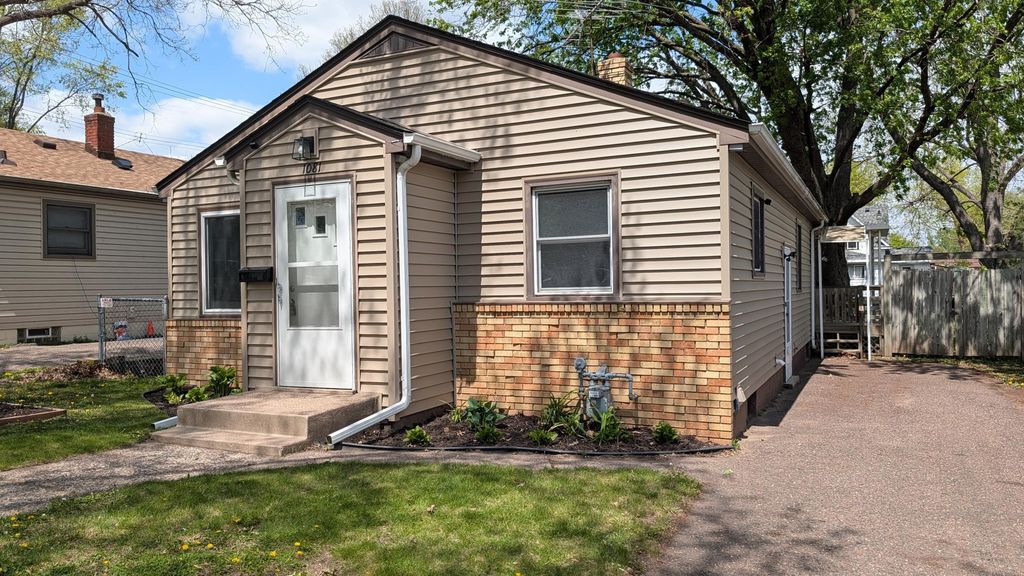 Photo of 1081 Lawson Avenue E, Saint Paul, MN 55106 (MLS # 7067929)