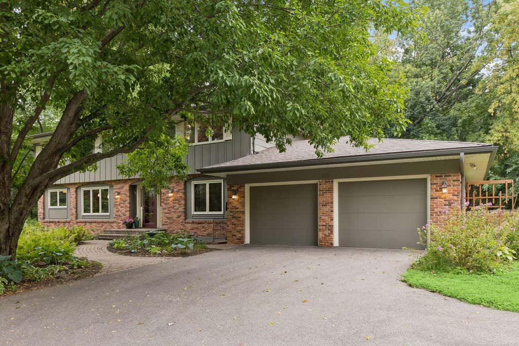 Photo of 265 Oakwood Road, Hopkins, MN 55343 (MLS # 7082622)