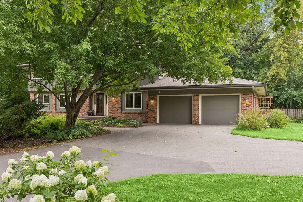 Photo of 265 Oakwood Road, Hopkins, MN 55343 (MLS # 7082622)