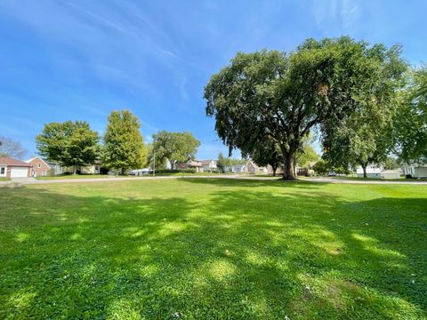 Photo of 124 N Park Avenue, Springfield, MN 56087 (MLS # 6788646)