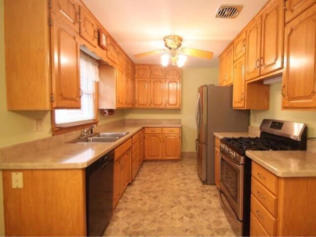 Photo of 27 22nd Avenue S, Saint Cloud, MN 56303 (MLS # 7002654)