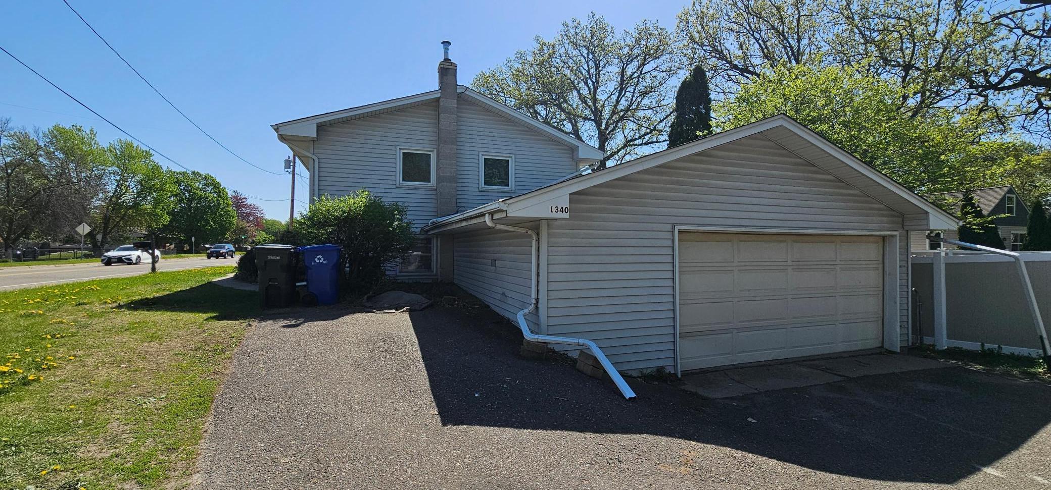 1340 Larpenteur Avenue E